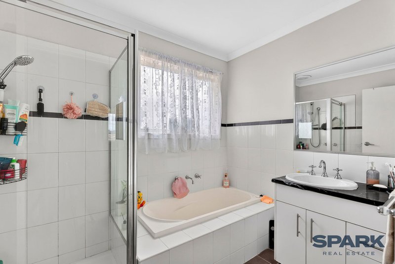 Photo - 1 & 2/9 Hope Court, Delahey VIC 3037 - Image 25