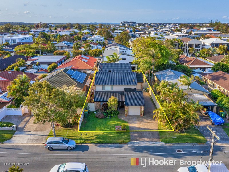 Photo - 1 & 2/9 Teal Avenue, Paradise Point QLD 4216 - Image 2