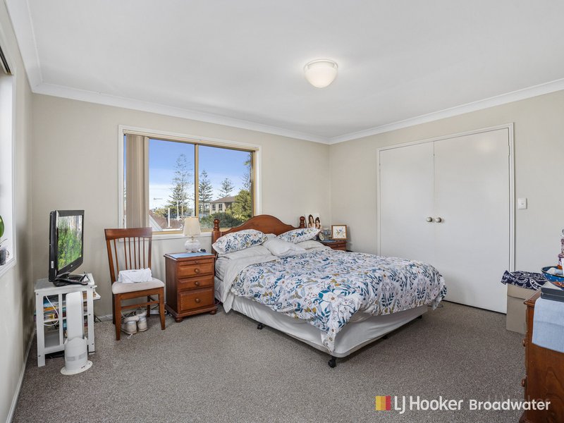 Photo - 1 & 2/9 Teal Avenue, Paradise Point QLD 4216 - Image 8