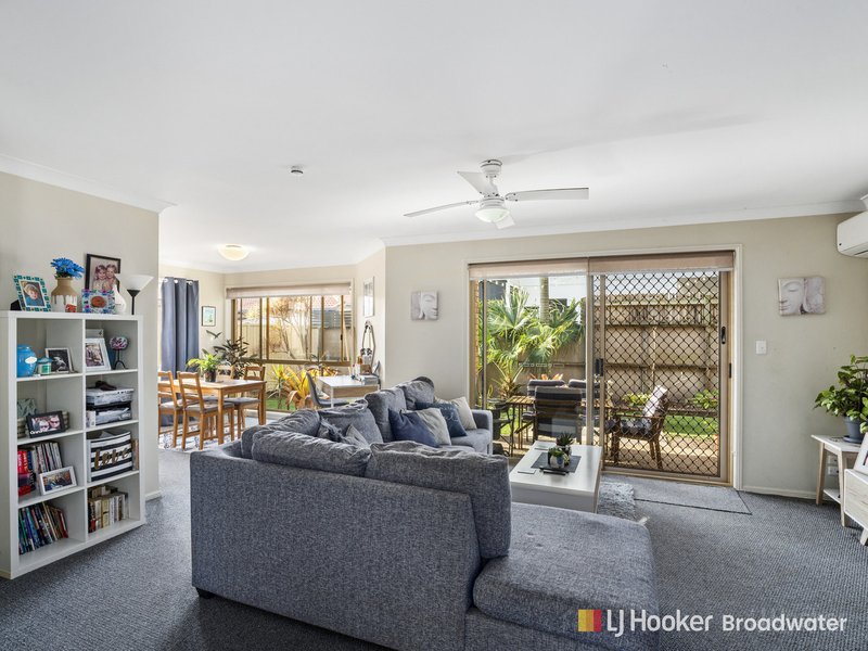 Photo - 1 & 2/9 Teal Avenue, Paradise Point QLD 4216 - Image 20