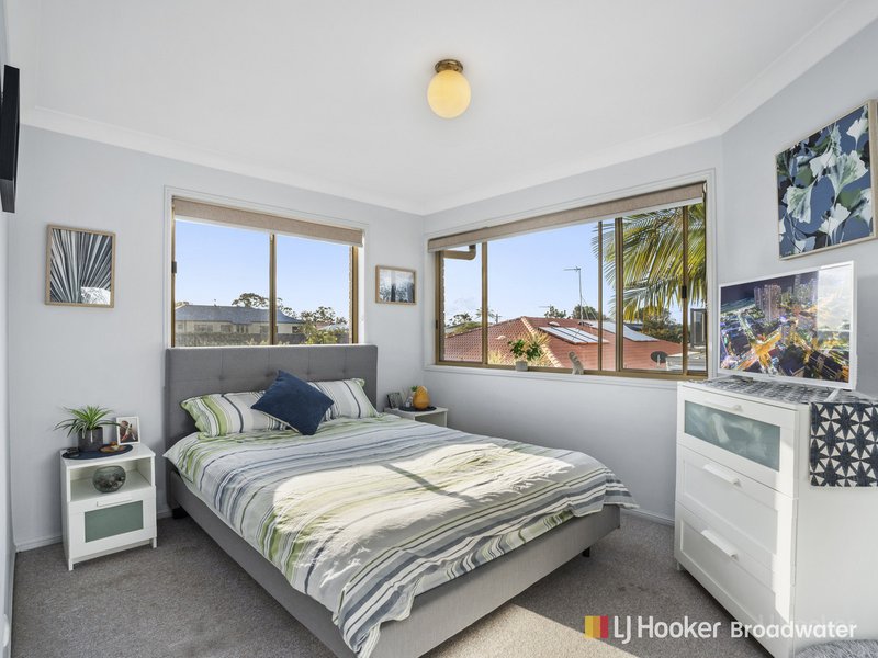 Photo - 1 & 2/9 Teal Avenue, Paradise Point QLD 4216 - Image 24