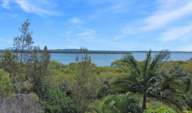 Photo - 1-3 Coast Road, Macleay Island QLD 4184 - Image 9