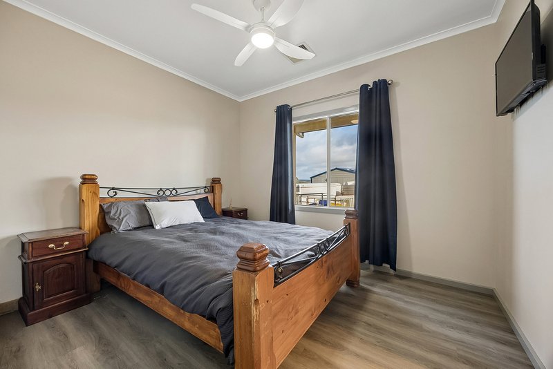 Photo - 1-3 Watts Road, Murray Bridge SA 5253 - Image 12