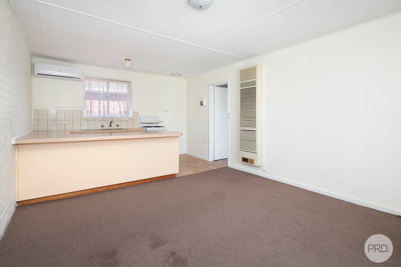 Photo - 1-3/13 Aminya Avenue, Delacombe VIC 3356 - Image 6