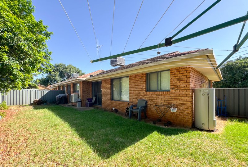 Photo - 1 & 3/24 Ebelina Crescent, Parkes NSW 2870 - Image 11