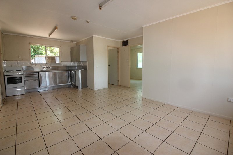 Photo - 1-3/26 Alice Street, Mount Isa QLD 4825 - Image 22