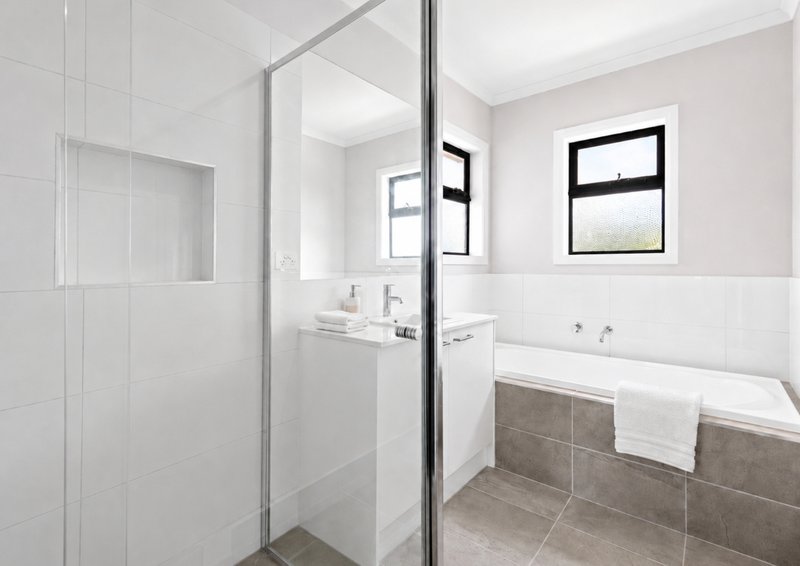 Photo - 1-3/3 Mccurdy Road, Herne Hill VIC 3218 - Image 9