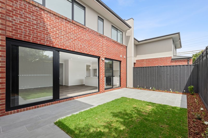 Photo - 1-3/3 Mccurdy Road, Herne Hill VIC 3218 - Image 10