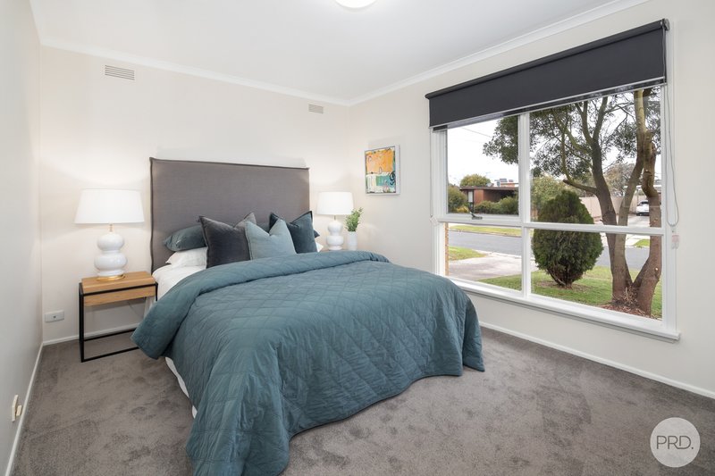 Photo - 1-3/4 John Street, Wendouree VIC 3355 - Image 7