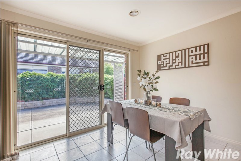 Photo - 1 / 4 Capri Close, South Morang VIC 3752 - Image 5