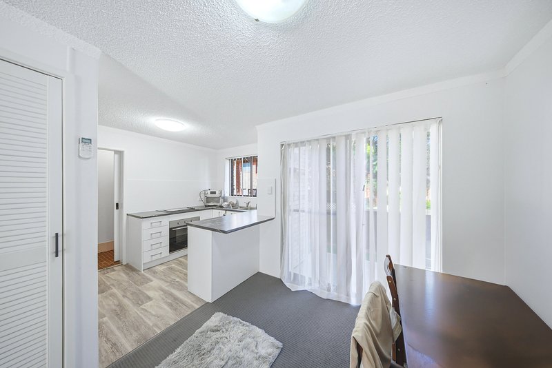 Photo - 1-4/12 Lobelia Close, Metford NSW 2323 - Image 5