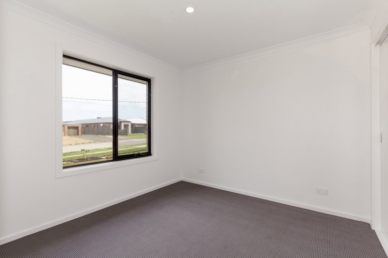 Photo - 1-4/12 Raglan Street, Wallan VIC 3756 - Image 3