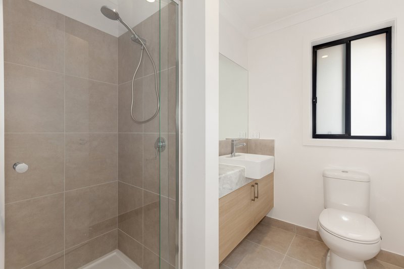 Photo - 1-4/12 Raglan Street, Wallan VIC 3756 - Image 5