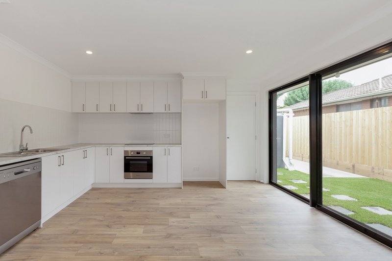 Photo - 1-4/12 Raglan Street, Wallan VIC 3756 - Image 12