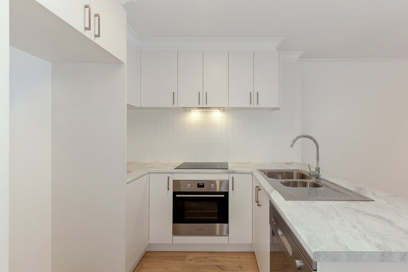 Photo - 1-4/12 Raglan Street, Wallan VIC 3756 - Image 14