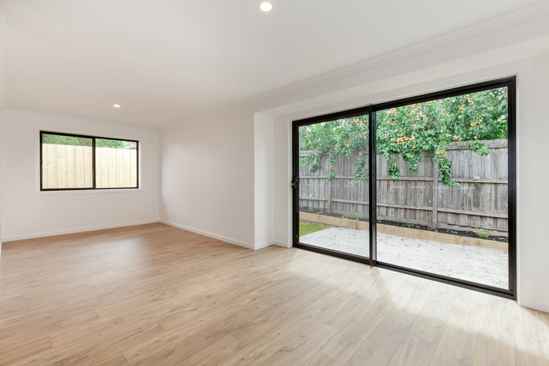 Photo - 1-4/12 Raglan Street, Wallan VIC 3756 - Image 17