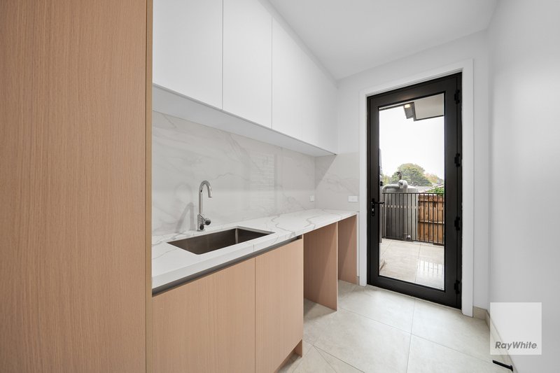 Photo - 1-4/17 Worrall Street, Burwood VIC 3125 - Image 6