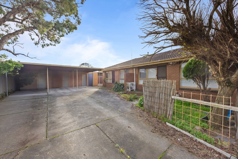 Photo - 1-4/391 Forest Street, Wendouree VIC 3355 - Image 4