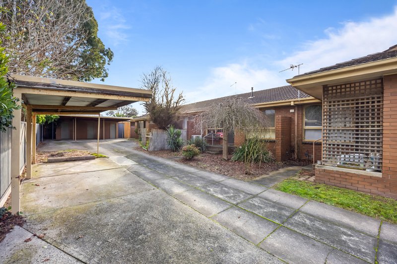 Photo - 1-4/391 Forest Street, Wendouree VIC 3355 - Image 5