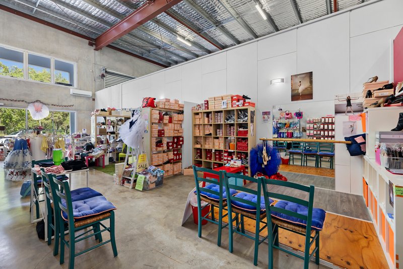 Photo - 1-5 Whalley Creek Close, Burnside QLD 4560 - Image 8