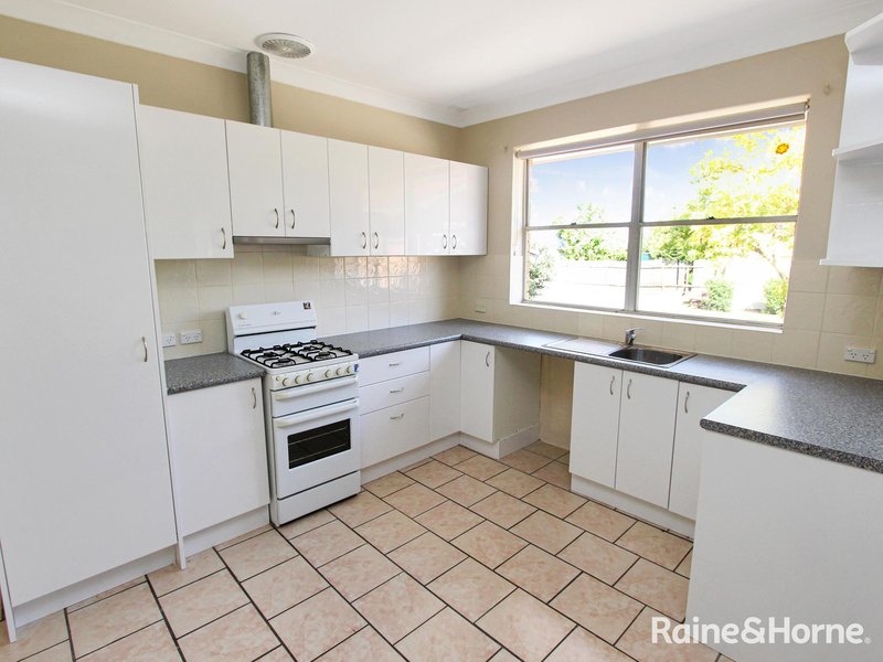 Photo - 1-6/339 Howick Street, Bathurst NSW 2795 - Image 4