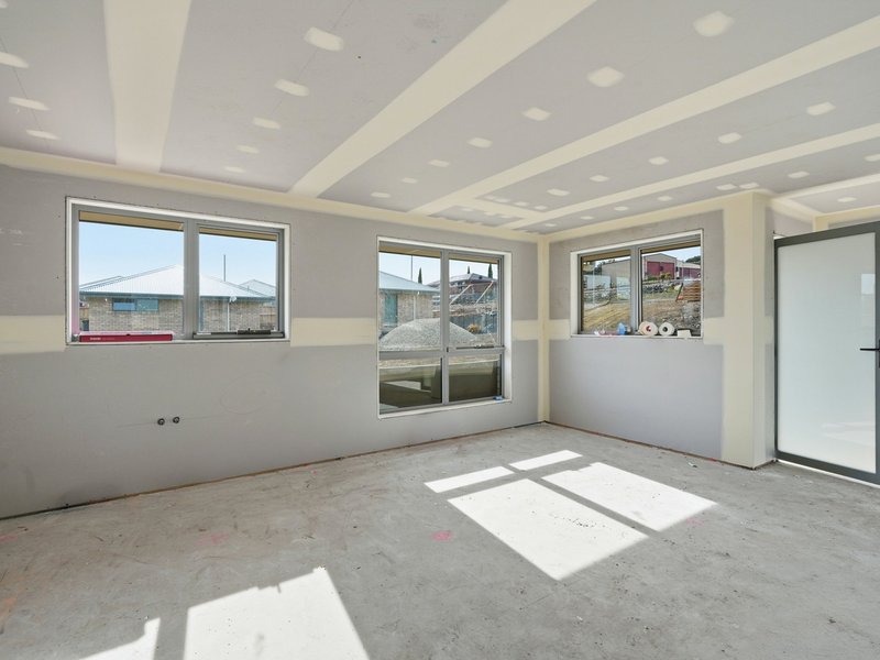 Photo - 1-6/73 Mahoney Drive, Austins Ferry TAS 7011 - Image 7