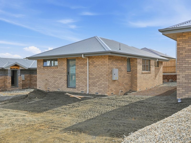 Photo - 1-6/73 Mahoney Drive, Austins Ferry TAS 7011 - Image 14