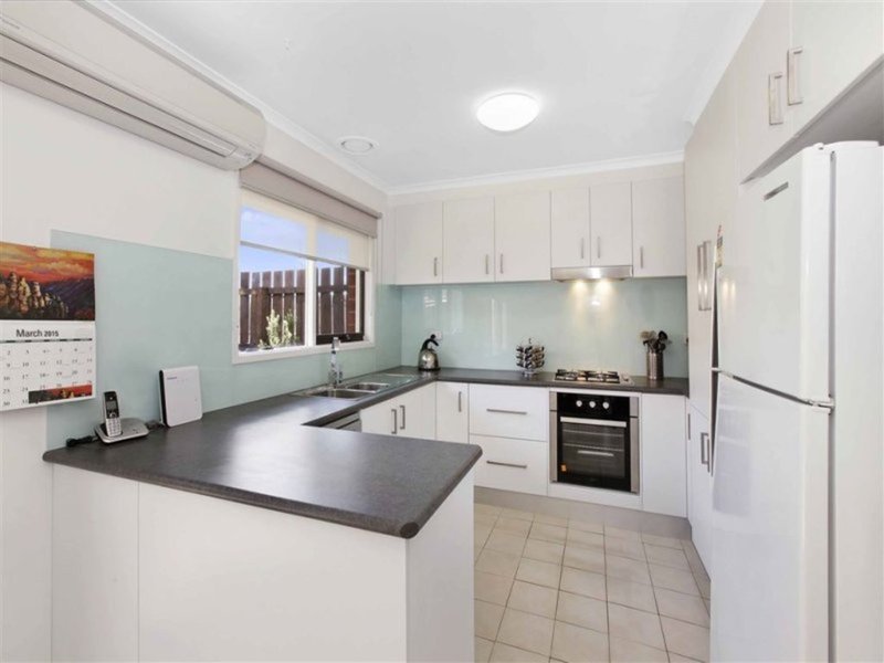 Photo - 1 / 70 Pentland Drive, Epping VIC 3076 - Image 2