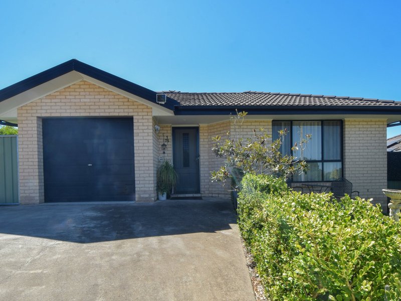 1-75 Blackett Avenue, Young NSW 2594