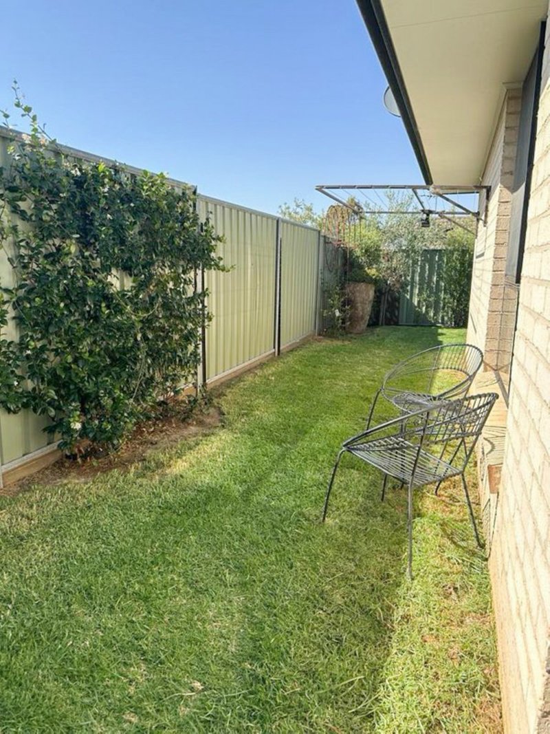 Photo - 1-75 Blackett Avenue, Young NSW 2594 - Image 12