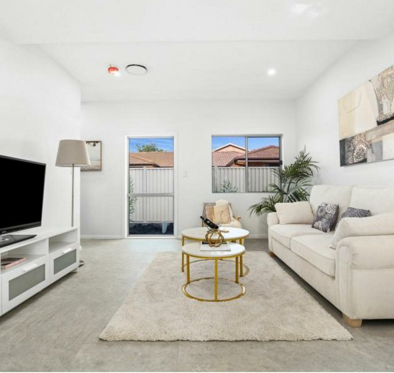 Photo - 1-8/11 Fifth Avenue, Blacktown NSW 2148 - Image 6