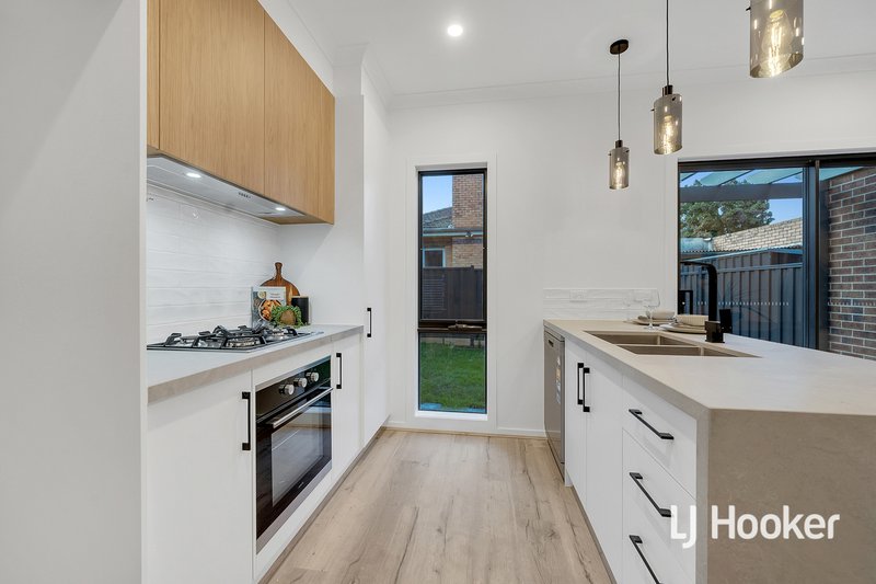 Photo - 1 - 8/72 Cleeland Street, Dandenong VIC 3175 - Image 16