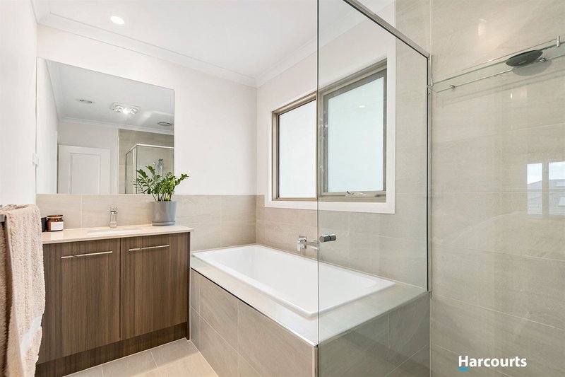 Photo - 1 Abacus Lane, Cranbourne South VIC 3977 - Image 7