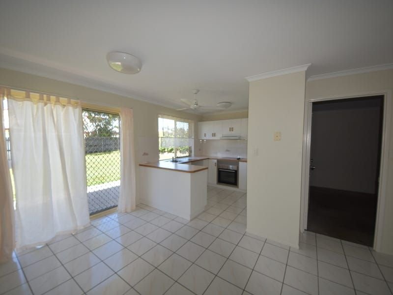 Photo - 1 Aberdeen Court, Beaconsfield QLD 4740 - Image 2