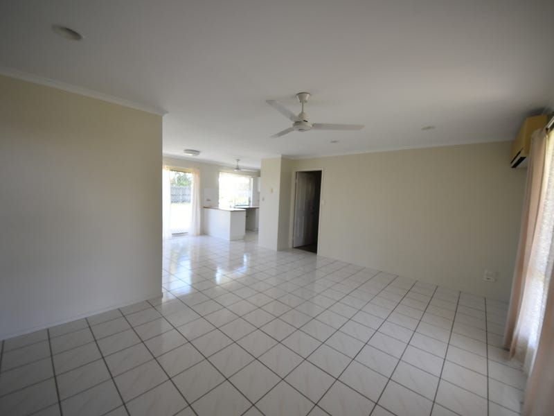 Photo - 1 Aberdeen Court, Beaconsfield QLD 4740 - Image 3