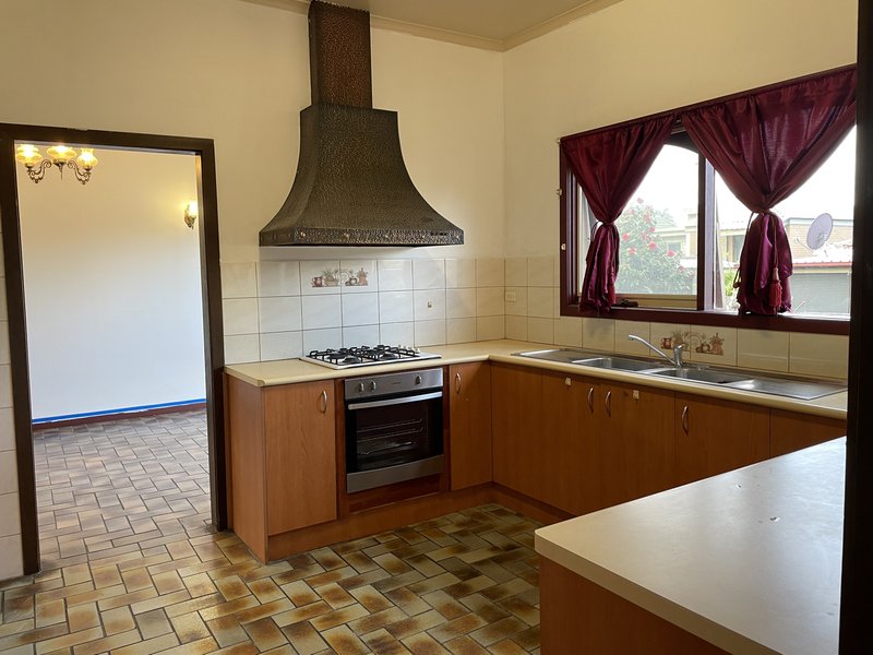 Photo - 1 Aden Court, Thomastown VIC 3074 - Image 3