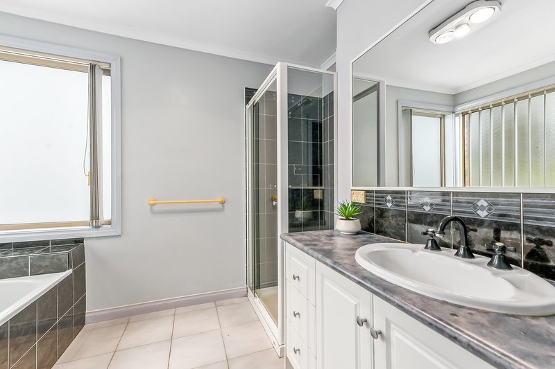 Photo - 1 Affleck Way, Rowville VIC 3178 - Image 14