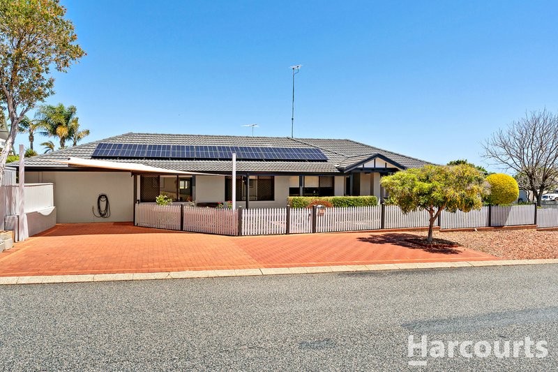 Photo - 1 Albatross Close, Halls Head WA 6210 - Image 3