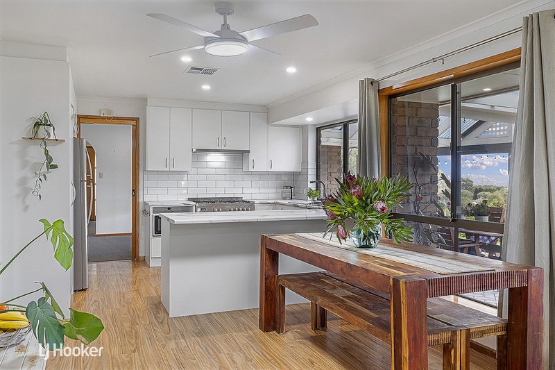 Photo - 1 Alfonso Drive, Hallett Cove SA 5158 - Image 6