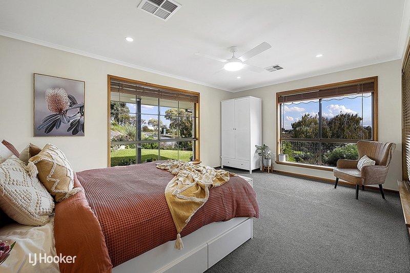 Photo - 1 Alfonso Drive, Hallett Cove SA 5158 - Image 11