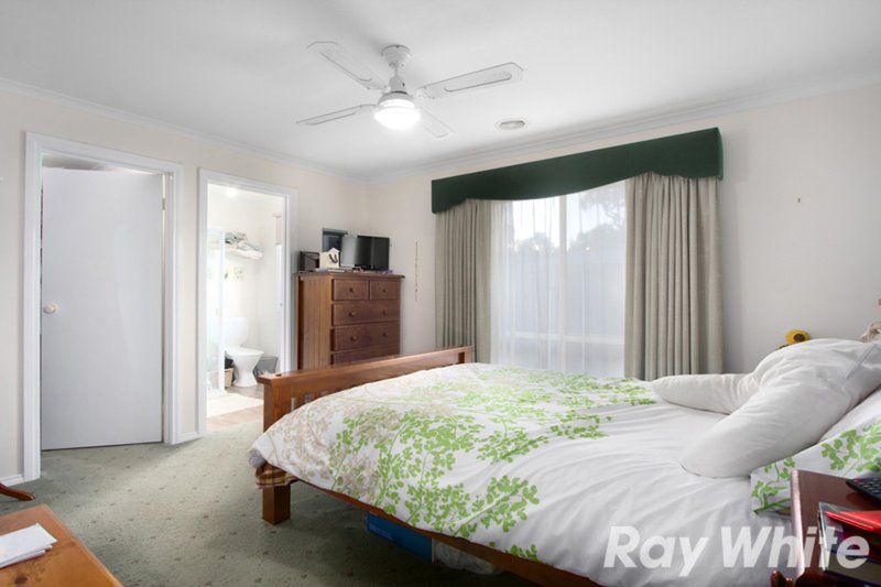 Photo - 1 Allan Close, Pakenham VIC 3810 - Image 3