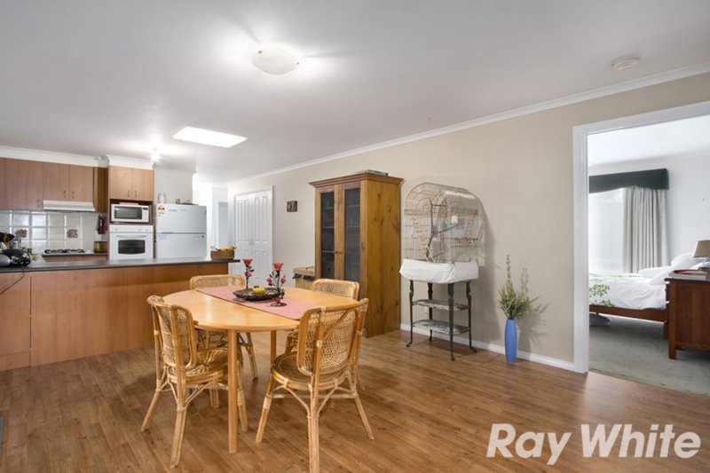 Photo - 1 Allan Close, Pakenham VIC 3810 - Image 4