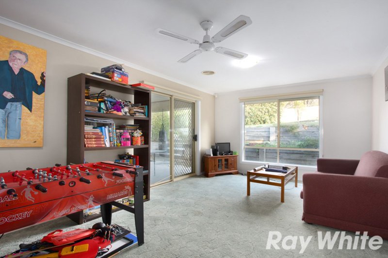 Photo - 1 Allan Close, Pakenham VIC 3810 - Image 9