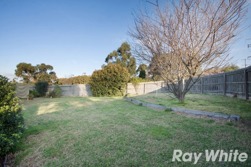 Photo - 1 Allan Close, Pakenham VIC 3810 - Image 12