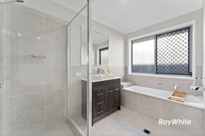 Photo - 1 Allerton Park Drive, Park Ridge QLD 4125 - Image 16