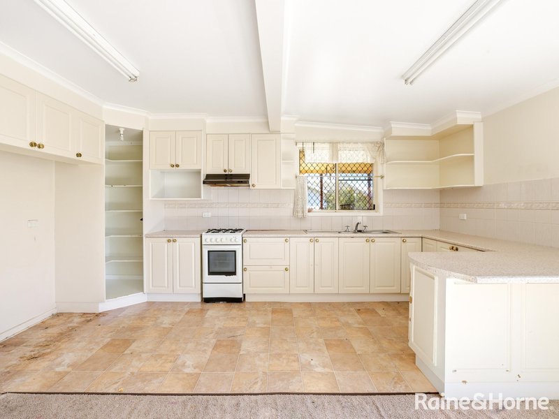Photo - 1 Aloota Street, South Bathurst NSW 2795 - Image 7