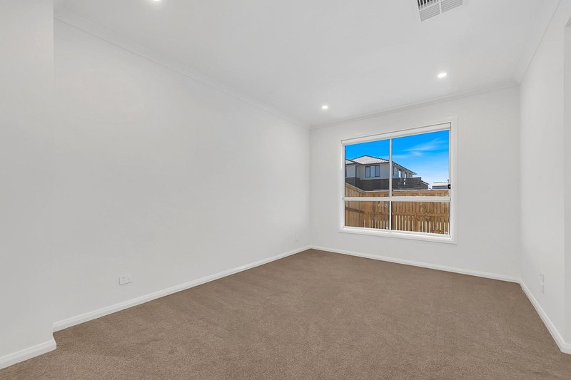 Photo - 1 Ambient Crescent, Beveridge VIC 3753 - Image 8