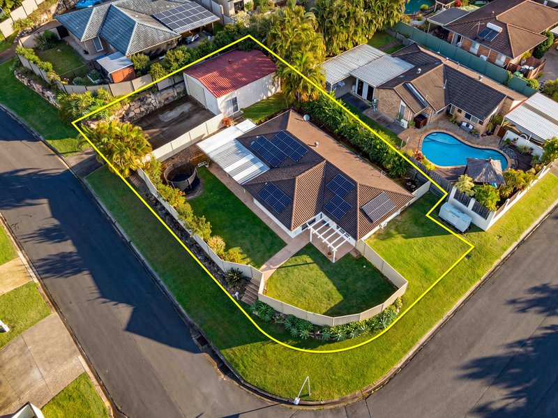 Photo - 1 Amethyst Court, Carrara QLD 4211 - Image 2
