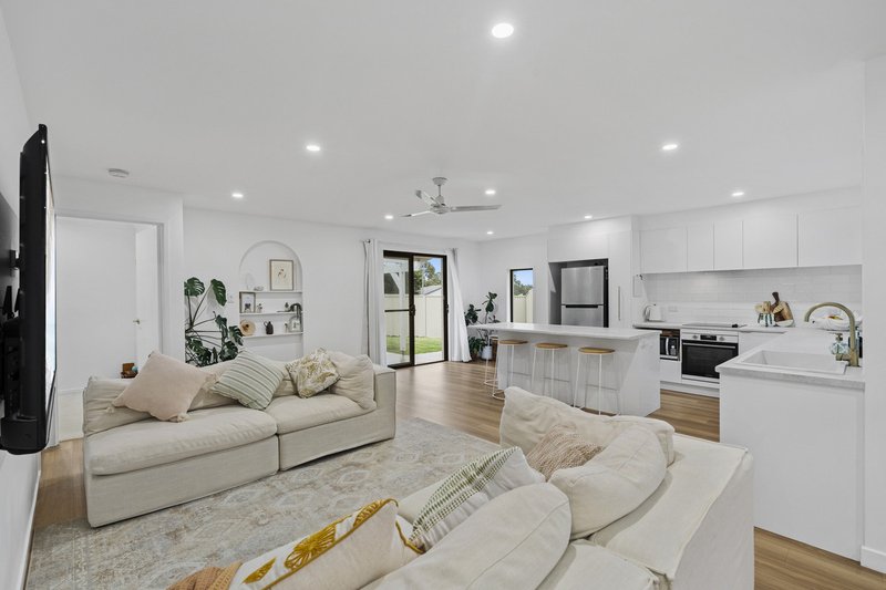 Photo - 1 Amethyst Court, Carrara QLD 4211 - Image 4