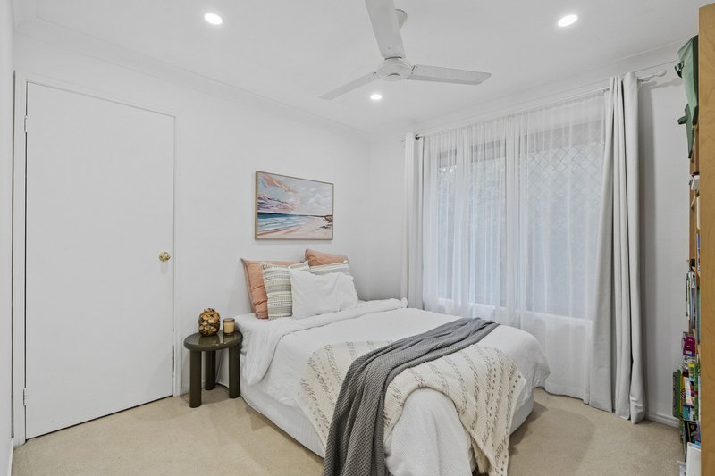 Photo - 1 Amethyst Court, Carrara QLD 4211 - Image 10